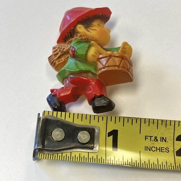 Vintage 70s Hallmark Little Drummer Boy Christmas Brooch Pin Plastic Molded - Picture 9 of 9